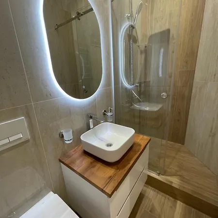 тиктора, 3 центр * Leópolis